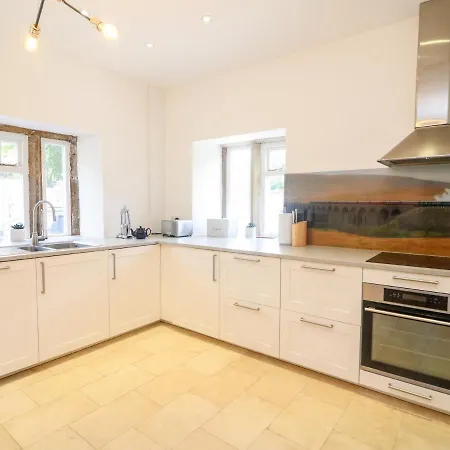 Hollins Holiday home