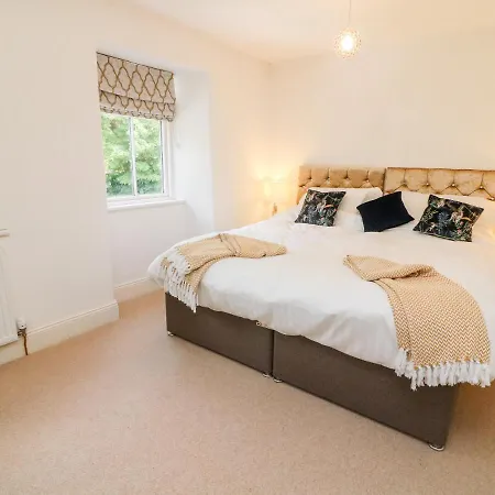 Holiday home Hollins *