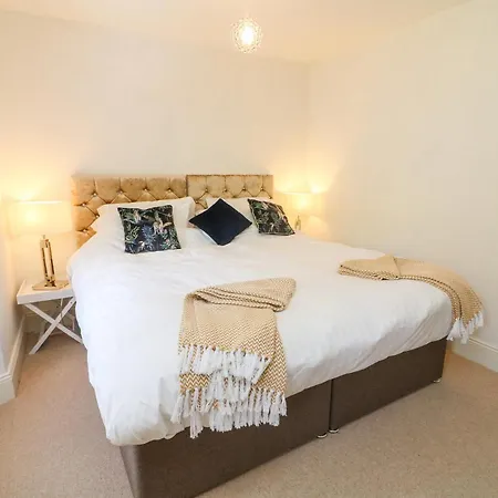 Hollins Holiday home