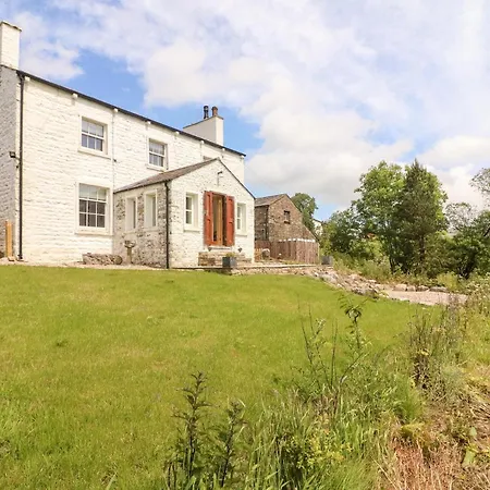 Hollins Holiday home